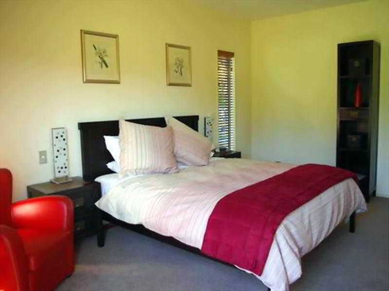 Maple Lodge Luxury Bed & Breakfast Albert Town Exterior foto