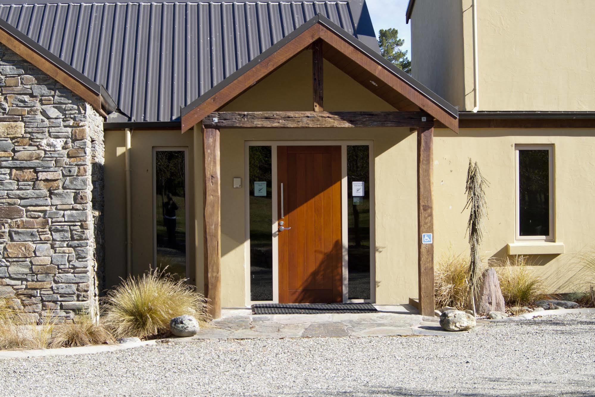Maple Lodge Luxury Bed & Breakfast Albert Town Exterior foto